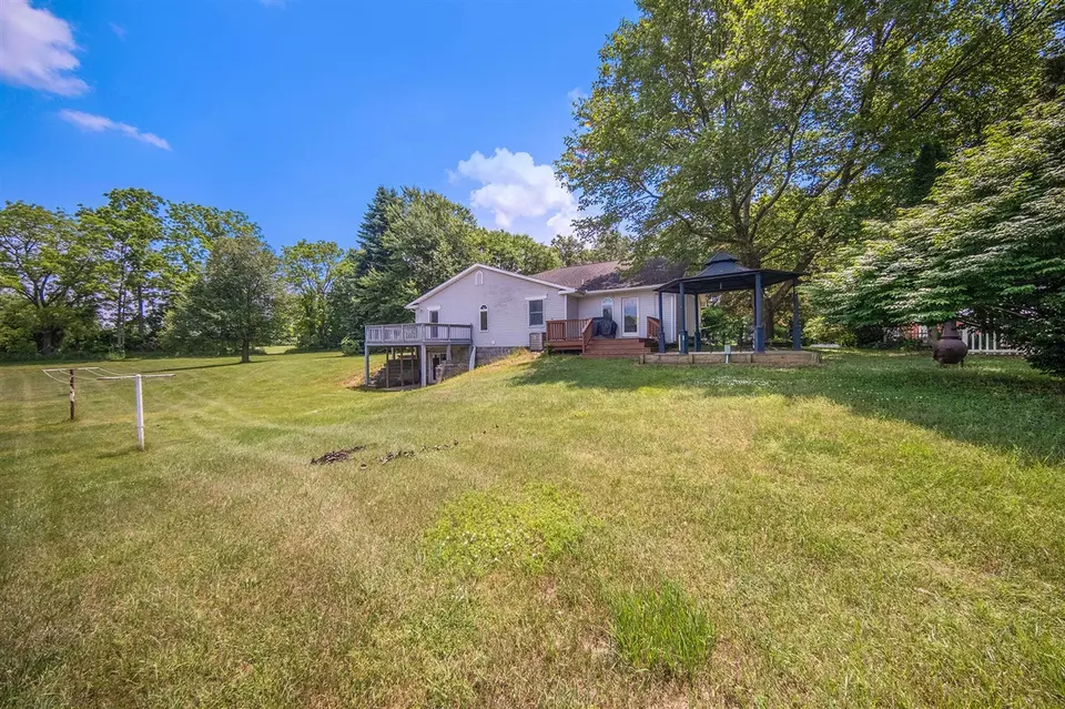 Exterior - 6990 Kennedy, Munith, MI 49259 photo 7 of 9