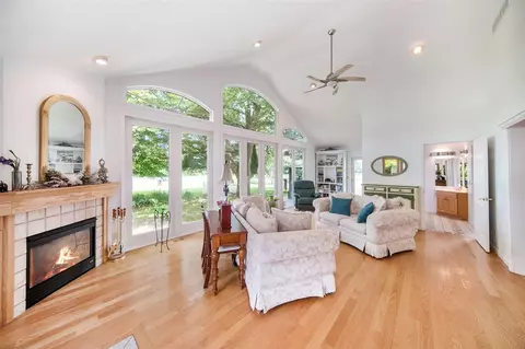Living - 6990 Kennedy, Munith, MI 49259 photo 1 of 6