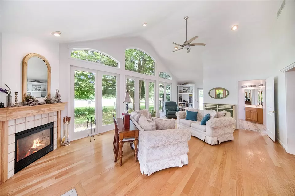 Living - 6990 Kennedy, Munith, MI 49259 photo 1 of 6