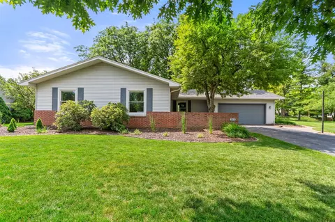 749 Foxboro, Saline, MI 48176