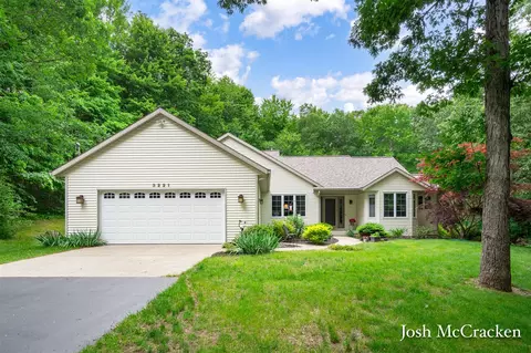 3221 Bewell, Lowell, MI 49331
