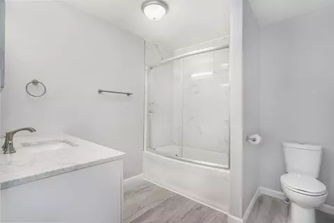 Bath - 707 E State, Cassopolis, MI 49031 photo 2 of 4