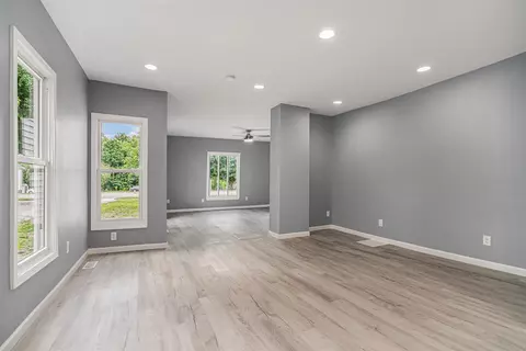 Living - 707 E State, Cassopolis, MI 49031 photo 3 of 4