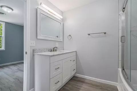 Bath - 707 E State, Cassopolis, MI 49031 photo 1 of 4