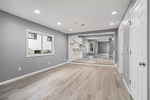 Living - 707 E State, Cassopolis, MI 49031 photo 2 of 4