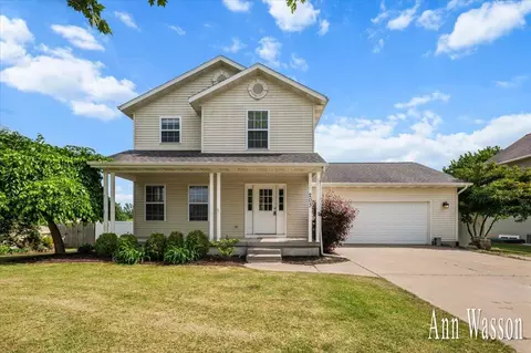 203 Chary Rdg, Kent City, MI 49330