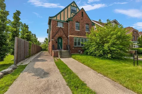 1945 Atkinson, Detroit, MI 48206