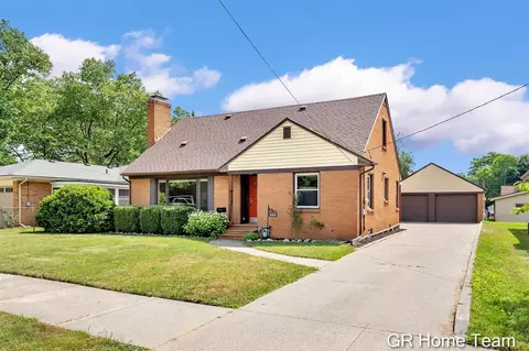 832 Van Buren, Grand Rapids, MI 49504