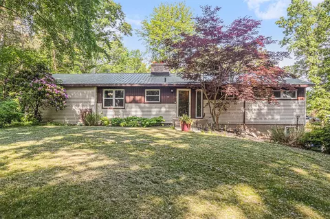 11738 Apple, Nunica, MI 49448