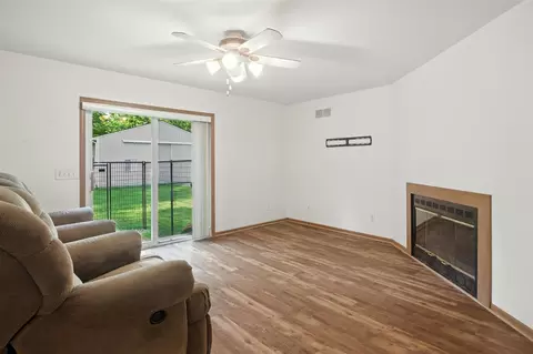 Living - 26434 King, Romulus, MI 48174 photo 4 of 6