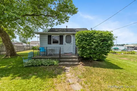 499 S S Shr, Caledonia, MI 49316