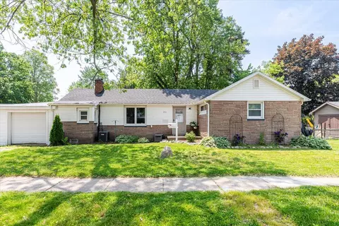 211 W South, Grand Ledge, MI 48837