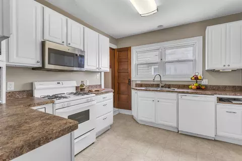 Kitchen - 1218 Forest Ave, Jackson, MI 49201 photo 1 of 2