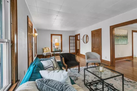 Living - 1218 Forest Ave, Jackson, MI 49201 photo 1 of 2
