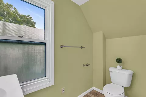 Bath - 1218 Forest Ave, Jackson, MI 49201 photo 2 of 2