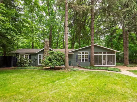 6670 Ravenswood, Sawyer, MI 49125