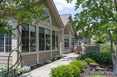 955 Bridge Crst, Ada, MI 49301