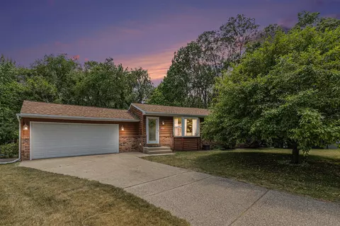 1864 Junewood, Lowell, MI 49331