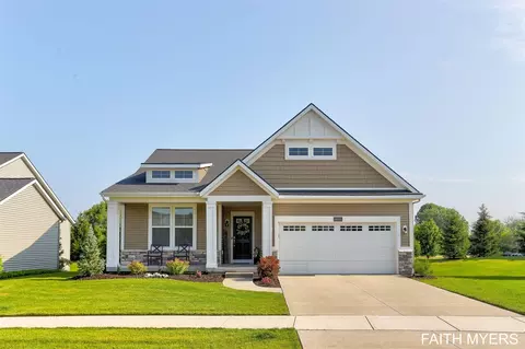 14005 Phoenix, Holland, MI 49424