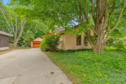 259 North, Saugatuck, MI 49453