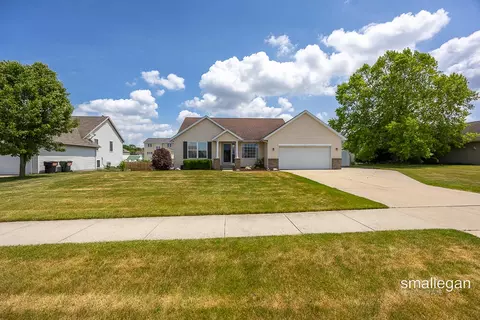6952 Deer Cv, Caledonia, MI 49316