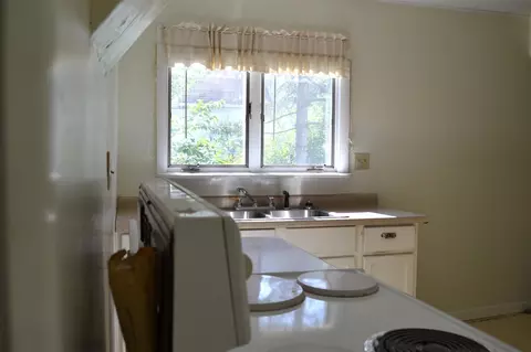 Kitchen - 285 E Chicago, Britton, MI 49229 photo 3 of 4