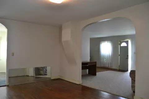 Living - 285 E Chicago, Britton, MI 49229 photo 4 of 8