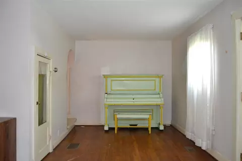 Living - 285 E Chicago, Britton, MI 49229 photo 8 of 8