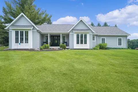 7922 Pine Edge, Alto, MI 49302