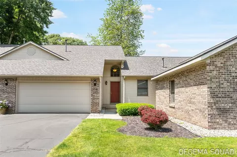112 Sandy Pt #15, Holland, MI 49424