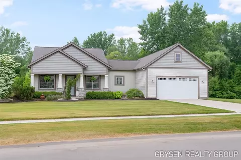 2504 Cedar W, Jenison, MI 49428