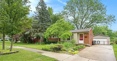 701 Betty Ln, Inkster, MI 48141