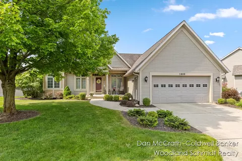 1809 Woodside, Grand Rapids, MI 49504