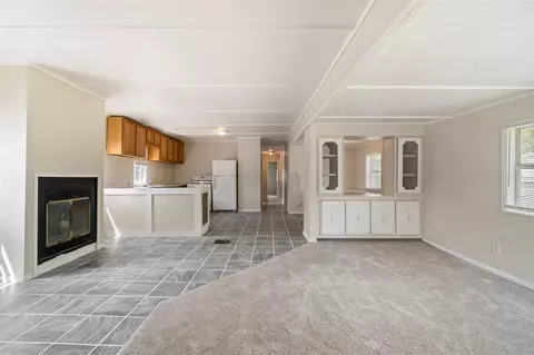 Living - 4007 Briggs, Jackson, MI 49201 photo 2 of 4