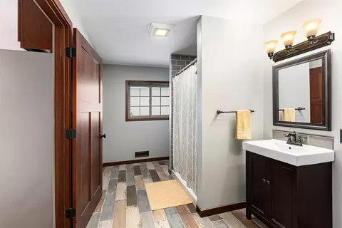 Bath - 4870 E Joy, Ann Arbor, MI 48105 photo 2 of 5