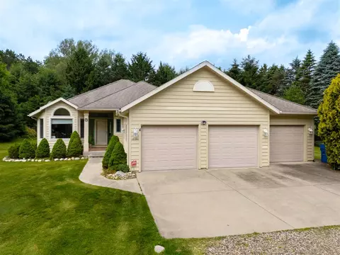 10102 S 2nd, Schoolcraft, MI 49087