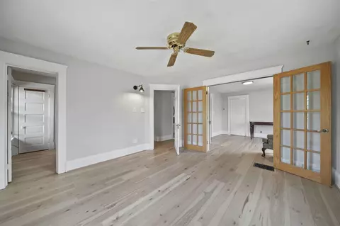 Living - 1302 Lansing, Jackson, MI 49202 photo 1 of 1
