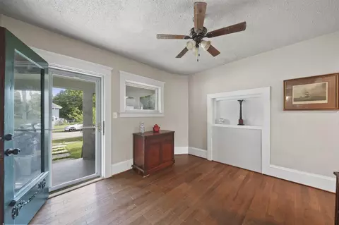 Entry Way - 1302 Lansing, Jackson, MI 49202 photo 1 of 7