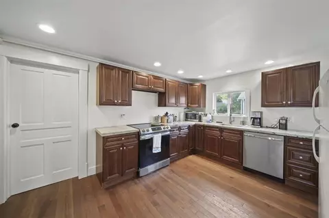 Kitchen - 1302 Lansing, Jackson, MI 49202 photo 1 of 5