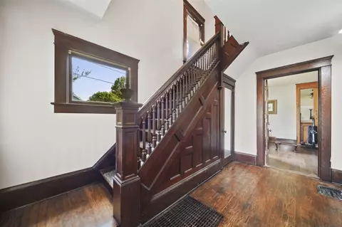 Entry Way - 1302 Lansing, Jackson, MI 49202 photo 5 of 7