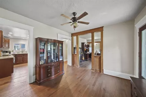 Entry Way - 1302 Lansing, Jackson, MI 49202 photo 2 of 7