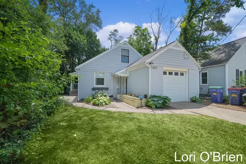 1644 Boston, Grand Rapids, MI 49506