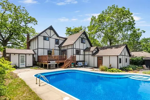 1051 Phoenix, South Haven, MI 49090