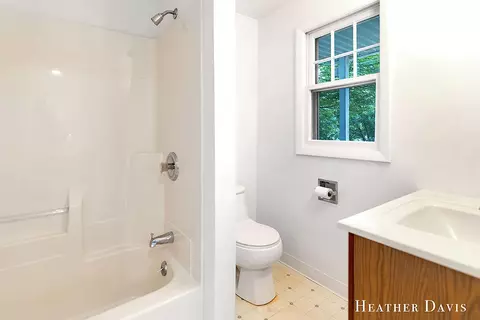 Bath - 4578 135th Ave, Hamilton, MI 49419 photo 1 of 1
