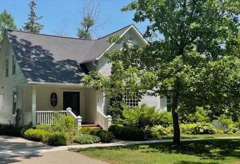638 Allegan, Saugatuck, MI 49453