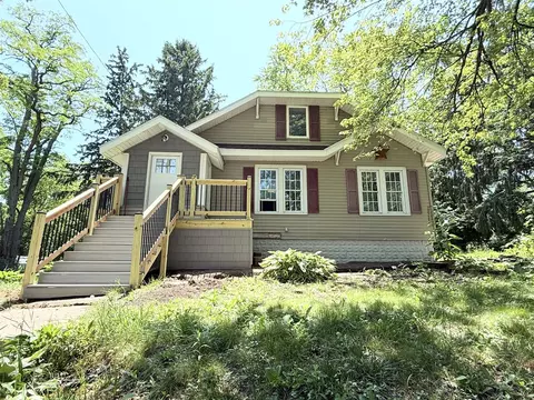 1083 Washington, Muskegon, MI 49441
