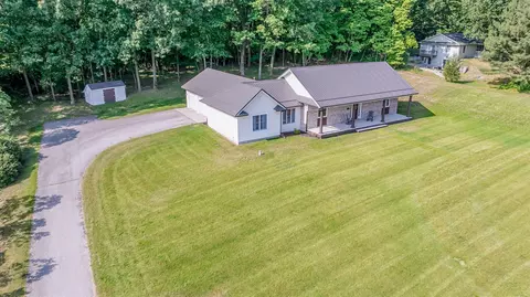 5412 Blackberry, Coloma, MI 49038