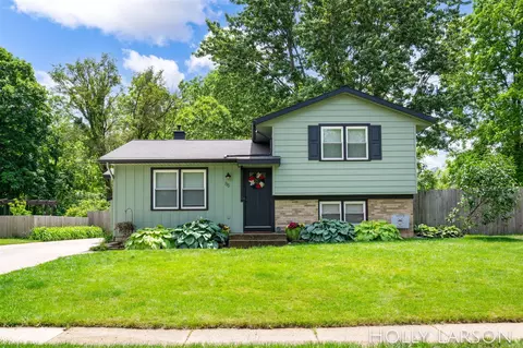 88 James, Rockford, MI 49341
