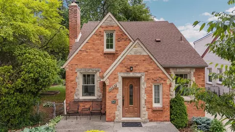 22836 Wellington, Dearborn, MI 48124