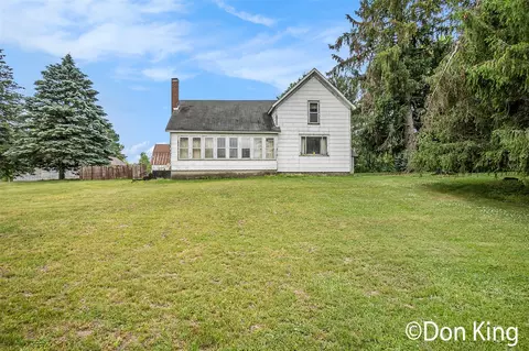 1385 W Cutler, Edmore, MI 48829